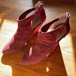 Seychelles Plum Zippered Wedge Booties Size 10